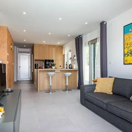 Сasa de vacaciones Cubic Peroj