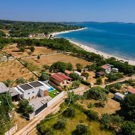 Cubic Сasa de vacaciones *