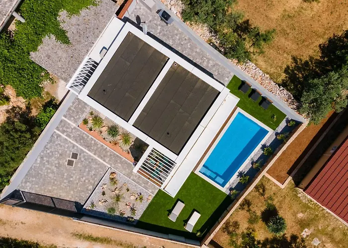 펜션 Cubic 페로이